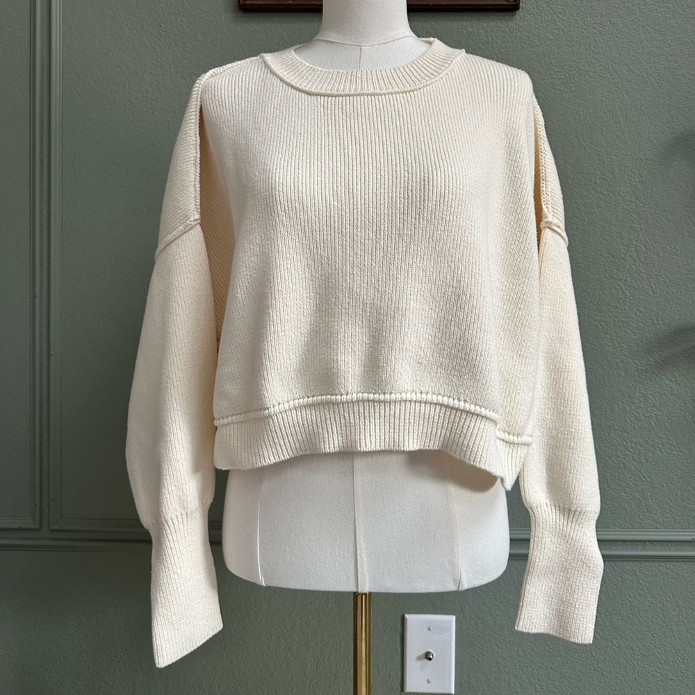 Elegant Vici Cropped Cream Sweater